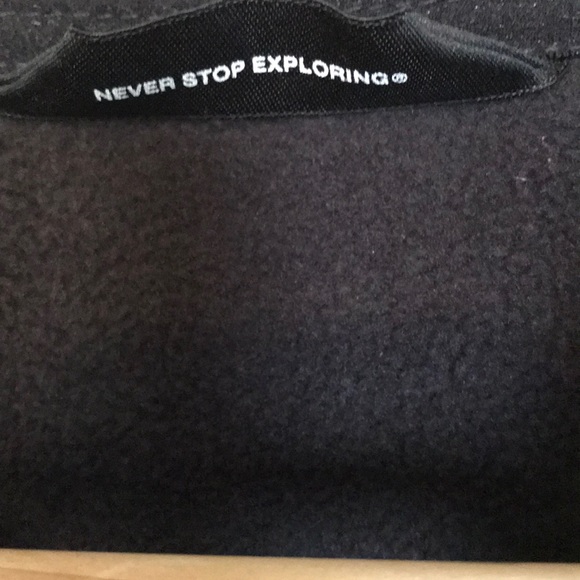 The North Face Lightweight Shell Jacket - Picture 4 of 11